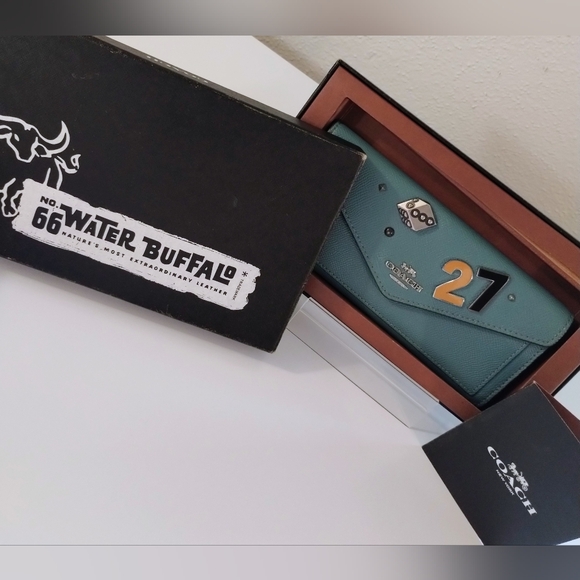 Coach Wallet "Special Order" Limited Edition - Picture 2 of 16